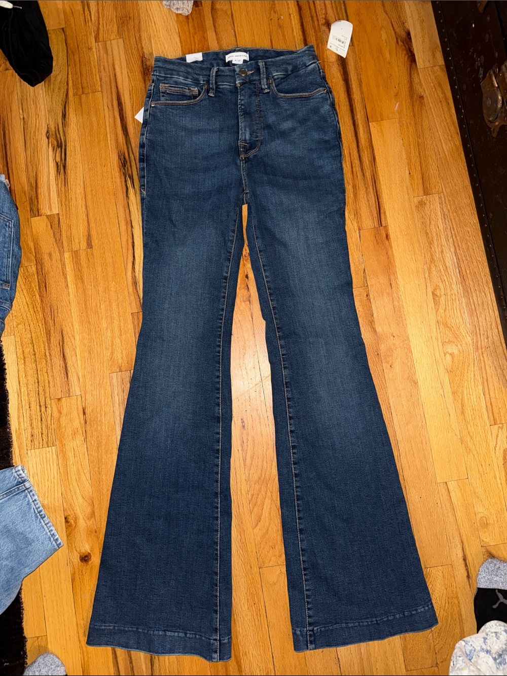 NWT Good American flare jeans denim pants bottoms